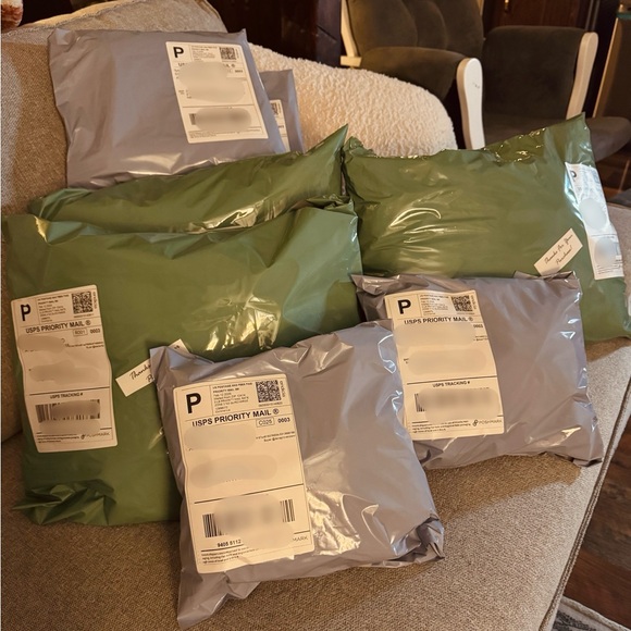 🩷Like To be Reminded of Live Shows!🩷 - Picture 2 of 3